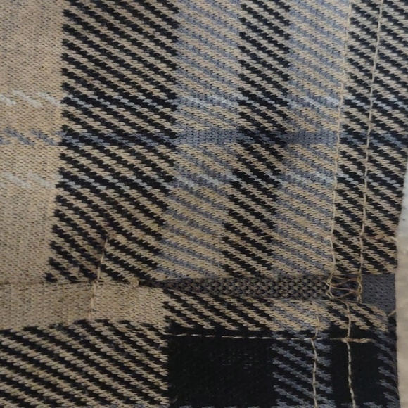 SLIGHTLY USED HESPERUS PLAID SKIRT CREAM BLACK AND BABY BLUE SIZE JUNIOR M - Picture 3 of 8